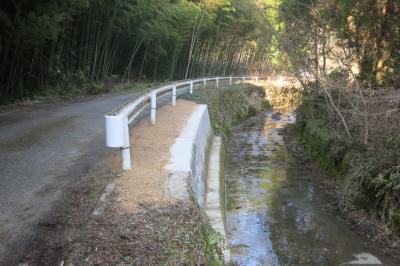 市道椿瀬線路肩改良工事１