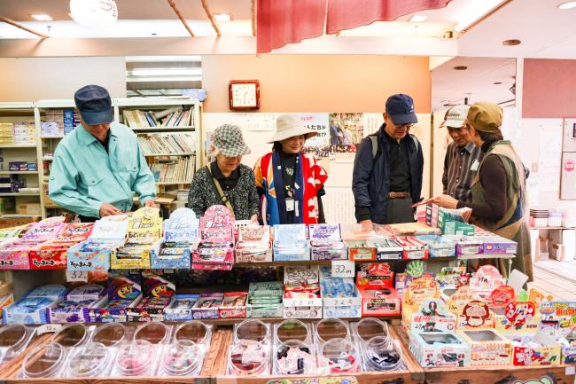 駄菓子屋でお買い物