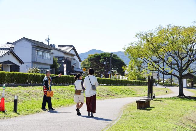 萩城外堀沿いの遊歩道