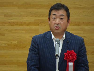 平岡氏