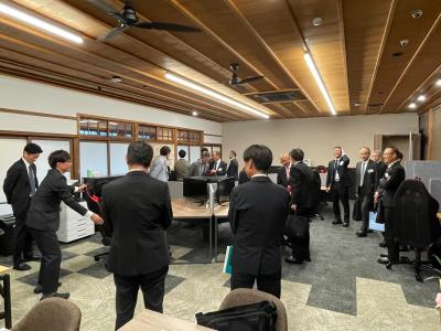 企業視察