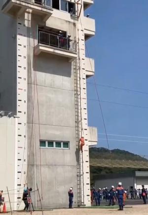 はしご登はん