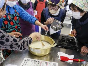 令和4年度大豆の変身