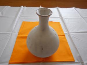 坂田慶造「萩白釉下蕪花入」