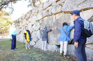 萩城二の丸の大きな石垣